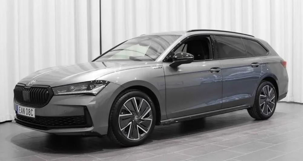 ŠKODA SUPERB Combi 2.0 TSI 195kW 4x4 DSG Sportline