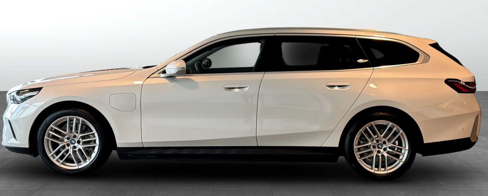 BMW 530e xDrive Touring H/K tažné