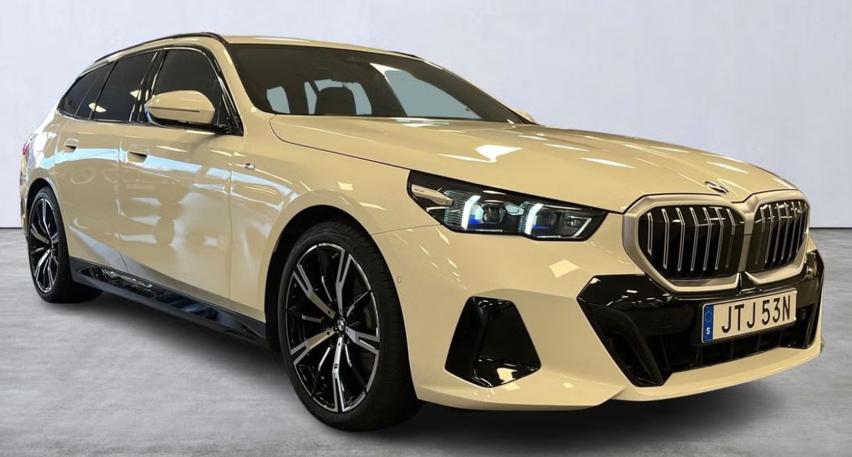 BMW 520d xDrive M Sport neztop tažné Adaptiv LED